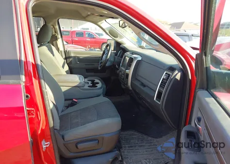 2015 Ram 1500 Big Horn z USA, uszkodzony, nr VIN 1C6RR7LT1FS719886